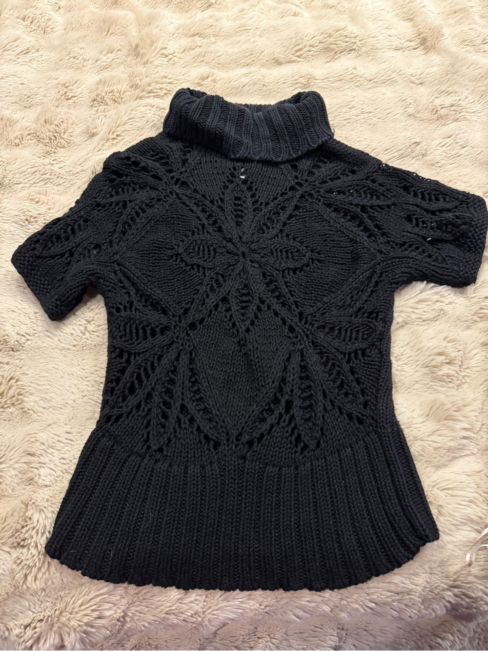 Daytrip Black Short-Sleeve Turtleneck Knit Top
